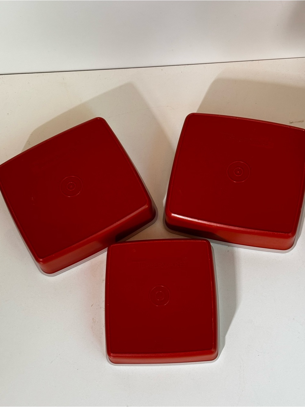 VTG Tupperware Red Square-A-Way Sandwich Keeper Set of 3: Models 670, 1458 - Picture 4 of 14